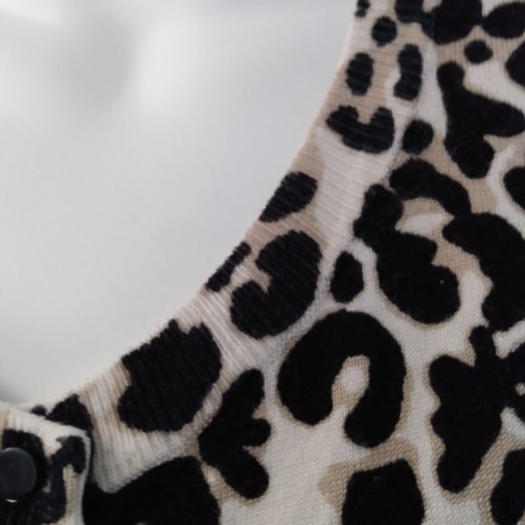 Cable & Gauge button up animal print shirt - Picture 8 of 9